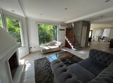 Casa · 180m² · 4 Ambientes · 2 Cocheras · Venta Casa 4 Amb B Cerrado Parque Leloir Apto Cred