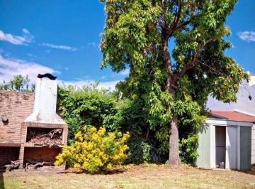 Casa · 96m² · 4 Ambientes · 1 Cochera · Venta Casa en PH 3 Dorm. Jardin Cochera
