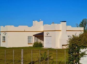 Casa · 140m² · 4 Ambientes · 2 Cocheras · Oportunidad: Venta Casa en Rama Caída, San Rafael