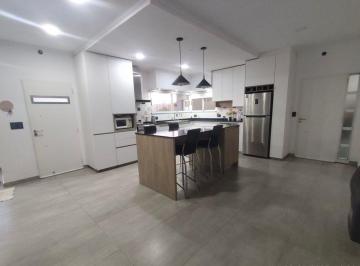 Casa · 104m² · 4 Ambientes · 2 Cocheras · Venta Casa 2 Dorm. Apto Credito - Campiñas