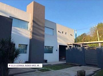 Casa · 260m² · 5 Ambientes · 2 Cocheras · Casa Venta Villa Luzuriaga con Parque y Pileta