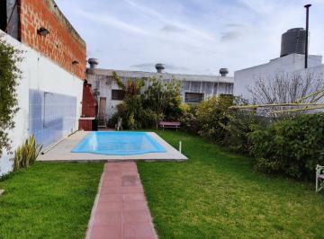 Casa · 135m² · 4 Ambientes · 1 Cochera · Venta Casa 4 Amb con Pileta, Cochera y Parrilla
