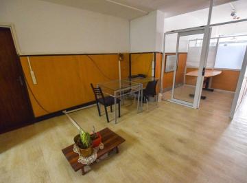Local comercial · 64m² · Local Comercial en Venta con Patio, Barrio Martin