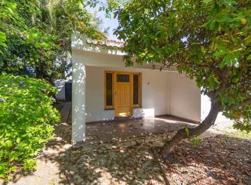 Casa · 267m² · 4 Ambientes · 4 Cocheras · Venta Casa 4 Ambientes con Galpon Lomas de Zamora