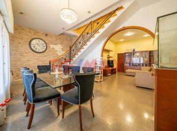 Casa · 173m² · 6 Ambientes · 1 Cochera · Venta Casa 6 Amb C/quincho y Pileta - Villa Adelina