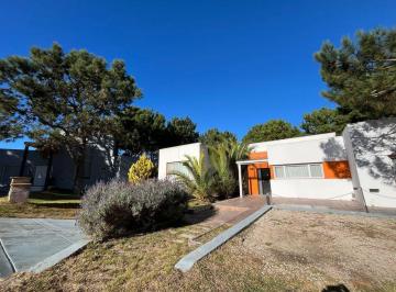 Casa · 259m² · 5 Ambientes · 1 Cochera · Venta Casa Costa Esmeralda Golf Financio Permuto