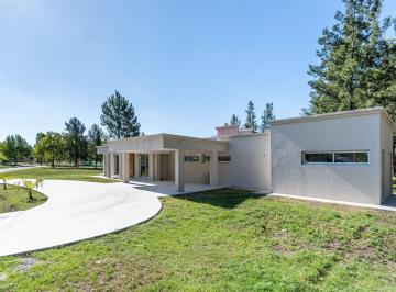 Casa · 206m² · 4 Ambientes · 2 Cocheras · Casa a Estrenar Venta en Miralagos 1 Permuta Caba