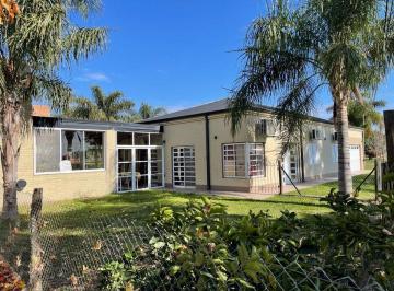 Casa · 216m² · 8 Ambientes · 2 Cocheras · Venta Casa Quinta Santa Rosa de Calchines