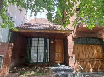 PH · 4 Ambientes · 1 Cochera · Venta Casa en Quilmes Centro