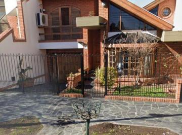 Casa · 200m² · 4 Ambientes · 1 Cochera · Venta Casa 4 Ambientes con Piscina Wilde Centro
