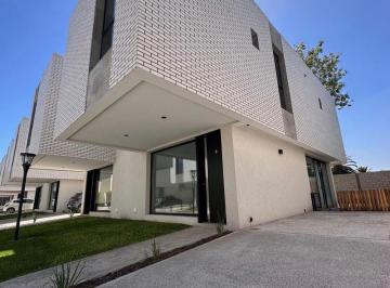 Casa · 120m² · 4 Ambientes · 1 Cochera · Dúplex de 4 Ambientes con Jardín en Bosques de Champagnat. Canning, Ezeiza.