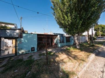 Casa · 75m² · 3 Ambientes · 1 Cochera · Venta Casa 3 Amb + Monoambiente Lote Propio 324 m²