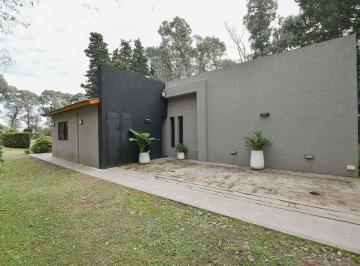 Casa · 160m² · 5 Ambientes · 2 Cocheras · Casa en Venta Etcheverry 4 Dorm. Parque