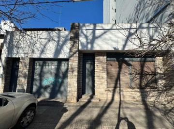 Casa · 205m² · 6 Ambientes · 1 Cochera · Casa en Venta La Plata Lote Ideal Desarrollo