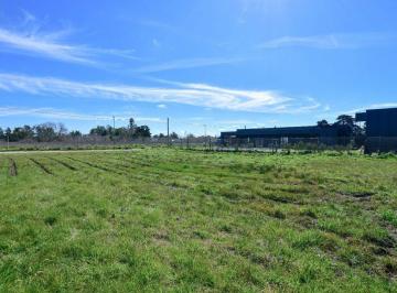 Terreno · 819m² · Lote en Venta en Las Carolinas Barrio Cerrado