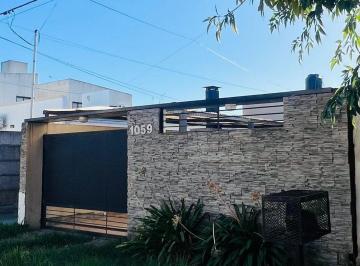 Casa · 78m² · 3 Ambientes · 1 Cochera · Casa en PH en Venta Villa Castells - La Plata