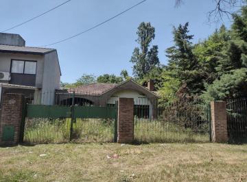 Terreno · 825m² · Lote en Venta en City Bell con Casa a Reciclar