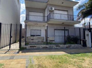 PH · 165m² · 4 Ambientes · Venta PH Casa Moron Av Don Bosco