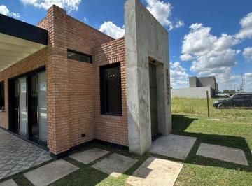 Casa · 120m² · 3 Ambientes · Casa a Estrenar en Barrio Don Mateo