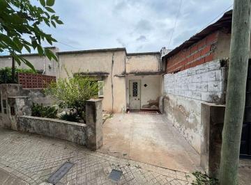 Casa · 107m² · 3 Ambientes · 1 Cochera · Venta Casa 2 Dorm. a Reciclar - Cap. Bermúdez