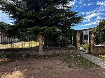 Casa · 62m² · 4 Ambientes · 6 Cocheras · Venta Casa Las Acacias Gran Terreno 1356 m²
