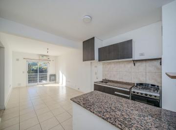 Departamento · 37m² · 2 Ambientes · 1 Cochera · Venta Depto 2 Amb Balcon Cochera Cubierta Caseros
