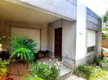 Casa · 178m² · 5 Ambientes · Casa en Calle 13 650.