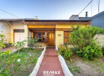 Casa · 250m² · 4 Ambientes · 1 Cochera · Gran Oportunidad: Casa, Departamento y Galpón