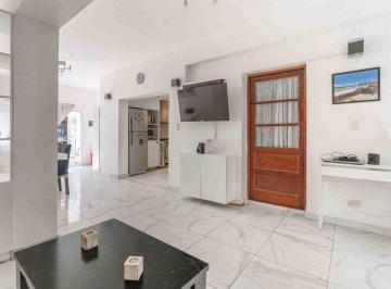 PH · 130m² · 4 Ambientes · PH 4 Amb C/parque y Pileta. Sin Expensas