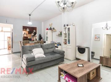 PH · 82m² · 3 Ambientes · Venta PH 3 Ambientes con Patio Caseros