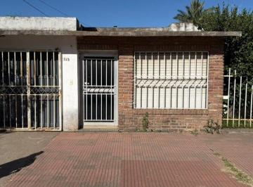 Casa · 156m² · 4 Ambientes · 1 Cochera · Se Vende Casa Ubicada Sobre Av Alem