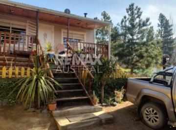 Casa · 80m² · 6 Ambientes · Casa en Lote Parquizado