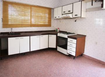 Casa · 180m² · 3 Ambientes · 1 Cochera · Casa 3amb Venta en Pineyro con Quincho y Cochera