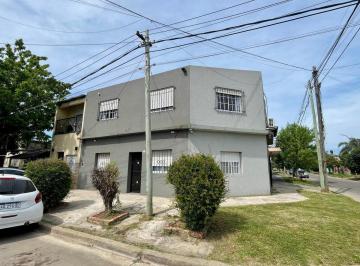 PH · 74m² · 5 Ambientes · 1 Cochera · Venta PH Tipo Casa 5amb Cochera Hurlingham Permuta