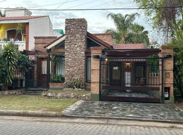 Casa · 160m² · 5 Ambientes · 1 Cochera · Venta Casa 3 Dorm. en Barrio Cabildo