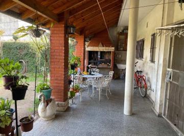 Casa · 108m² · 3 Ambientes · 1 Cochera · Casa en Venta Suárez con Cochera
