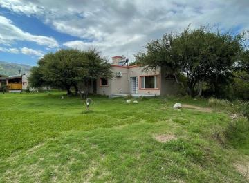 Casa · 95m² · 2 Ambientes · Venta de Cabañas Mas Quincho - Cortaderas - San Luis