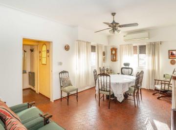 Casa · 180m² · 7 Ambientes · 1 Cochera · Casa en Venta