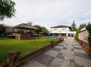 Casa · 161m² · 8 Ambientes · Venta Casa en Lagomar Sur con Piscina