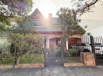 Casa · 264m² · 5 Ambientes · 1 Cochera · Venta de Casa 5 Ambientes en San Justo