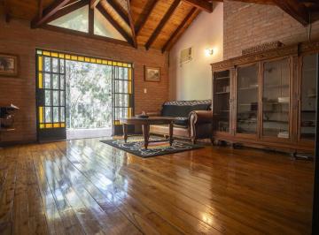 Casa · 622m² · 7 Ambientes · 4 Cocheras · Casa Exclusiva en Venta Estilo Unico