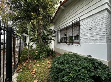 Casa · 123m² · 4 Ambientes · 1 Cochera · Oportunidad Casa con Local Apto Credito, Toma 2 Amb en Parte de Pago