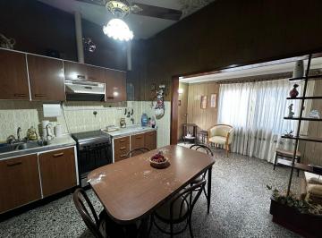 PH · 94m² · 3 Ambientes · 1 Cochera · En Venta PH Al Frente con Patio Apto Credito