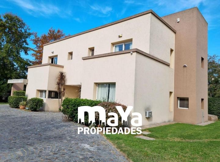 Casa · 465m² · 5 Ambientes · 4 Cocheras