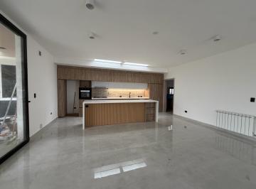 Casa · 195m² · 5 Ambientes · 2 Cocheras · Casa - Siete Soles Naturaleza Urbana