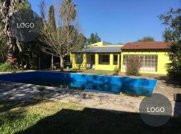 Casa · 275m² · 7 Ambientes · Casa Quinta en Venta en Los Hornos, La Plata