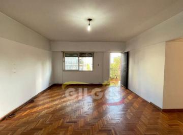 Departamento · 75m² · 3 Ambientes · Alquiler Departamento 3 Amb C/balcon Cuarto de Servicio C/baño en Ramos Mejia