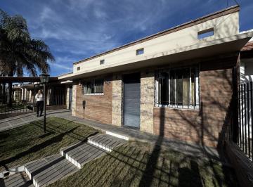 Casa · 105m² · 6 Ambientes · 2 Cocheras · Casa 2 Dorm. en Barrio Arguello Norte a m de Donato Alvarez