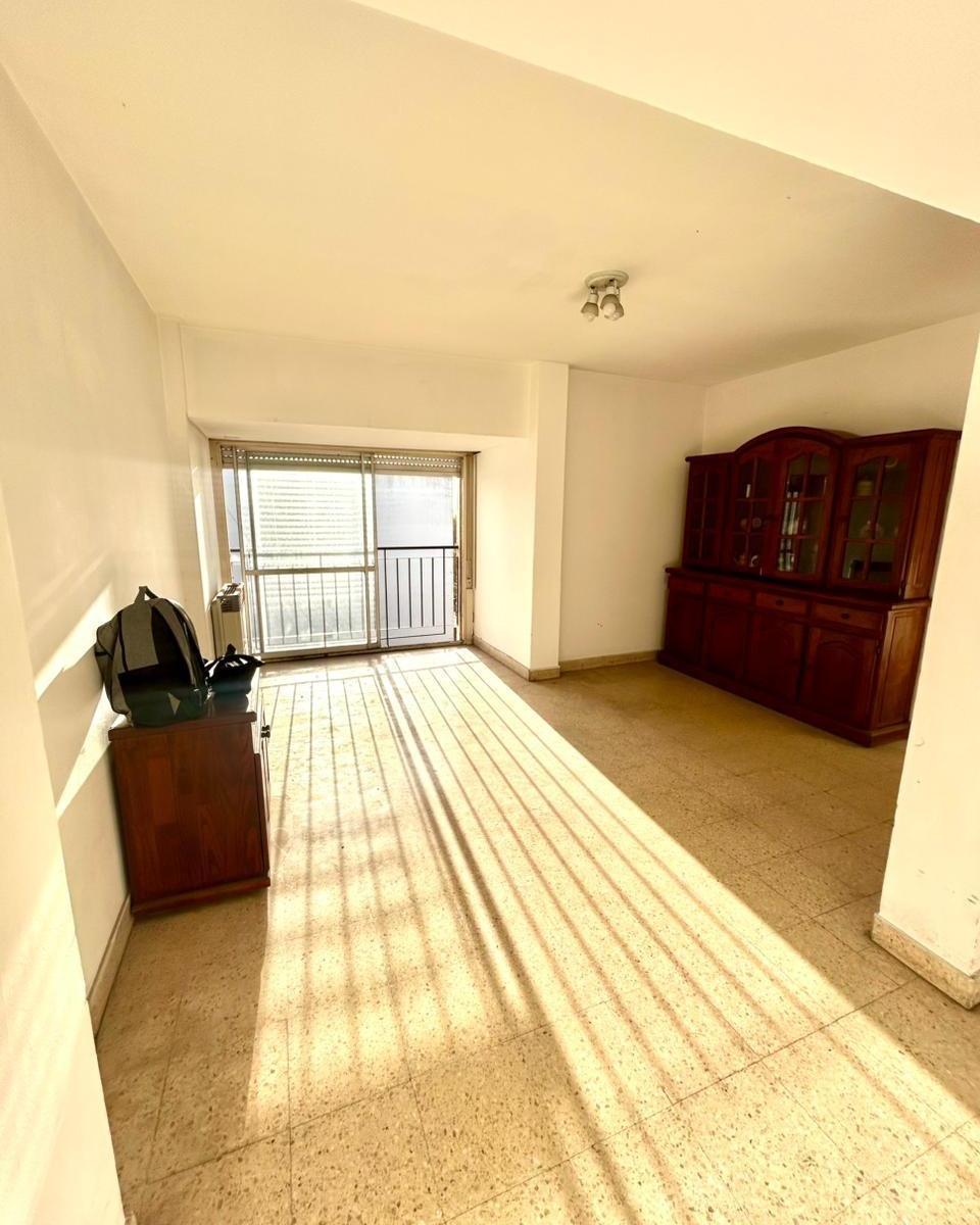 Departamento 3 amb en Venta! Salta 1500, 6° piso. Apto Crédito.