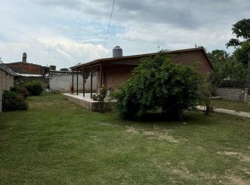 Casa · 219m² · 9 Ambientes · 1 Cochera · Guiñazu - Casa 3 Dorm. - Amplio Lote
